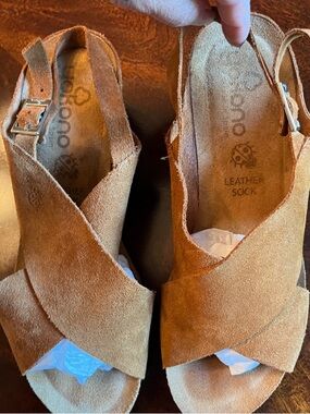 Yoking leather Crisscross Slingback Wedge Sandals .size 8 new